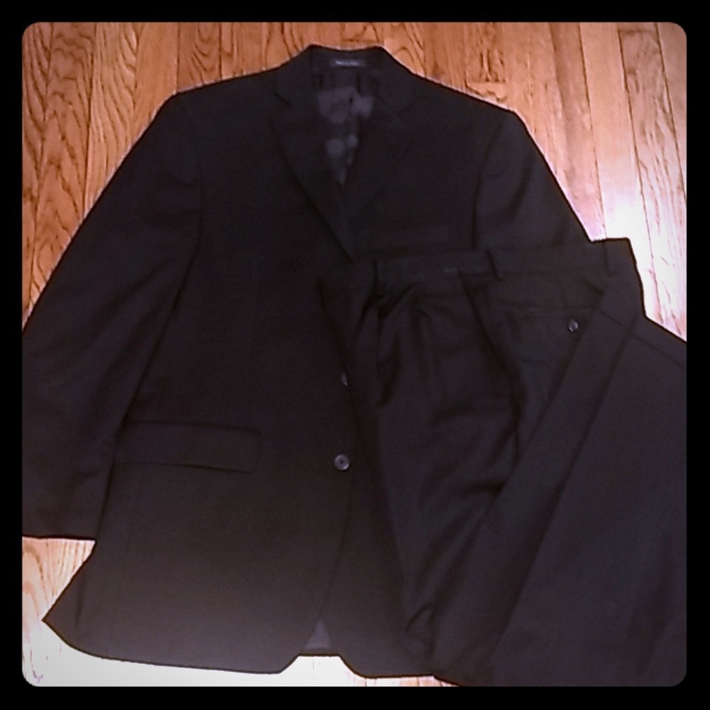 Men's black Izod suit
